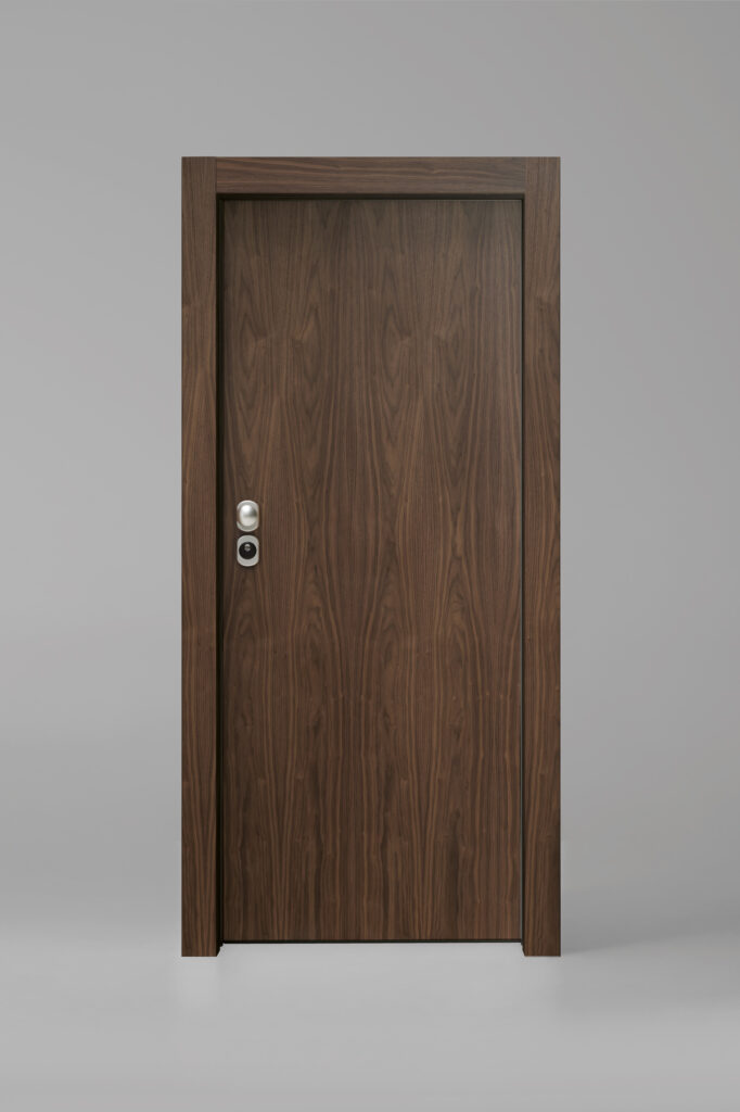 Puerta Exterior Acorazada IRON Nogal Madera Natural para el interior